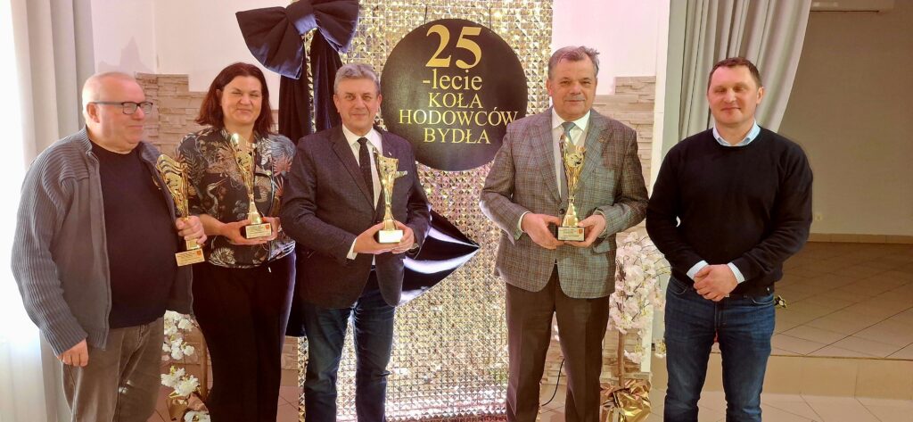 Wyróżnieni przez wójta przedstawiciele firm współpracujących