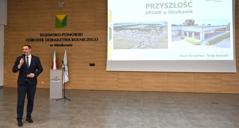 13. Przyszłość Ośrodka przedstawił dyrektor Łukasz Urbański