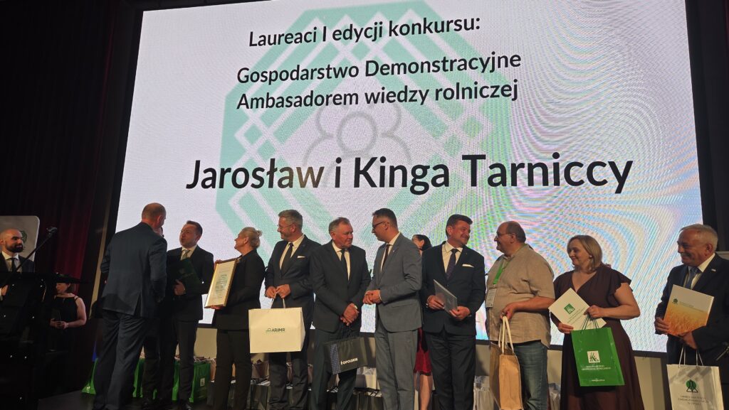 14.Gala jubileuszowa Uroczystość nagrodzenia gospodarstw wyróżnionych w konkursie „Gospodarstwo Demonstracyjne Ambasadorem Wiedzy Rolniczej”_(2)