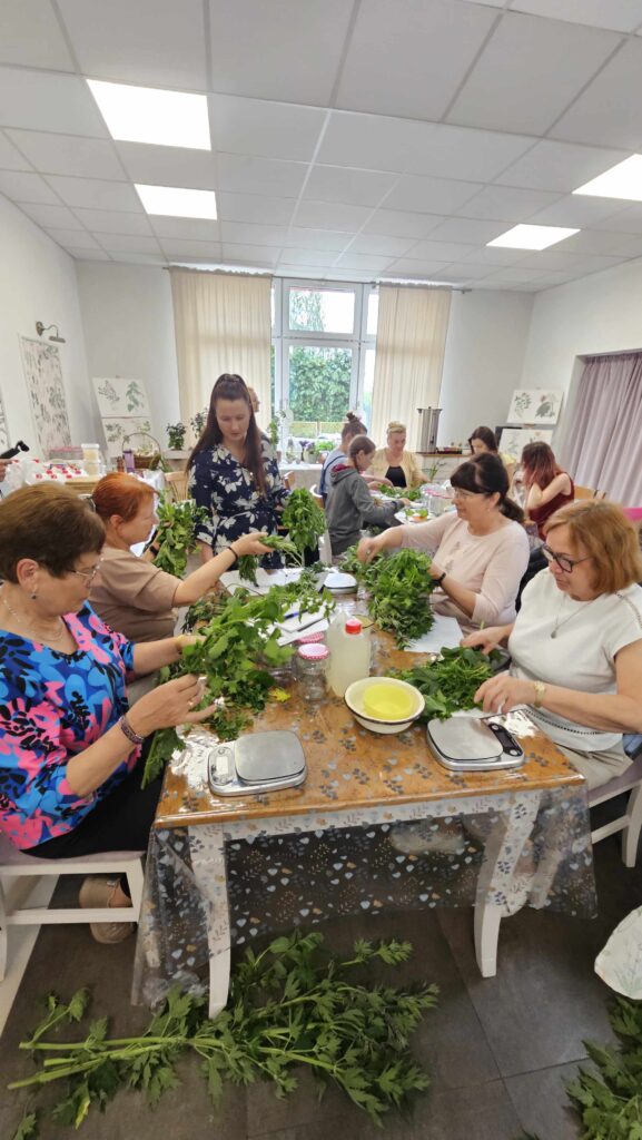 Warsztaty ziołowe 18.06.26 – I grupa (5)