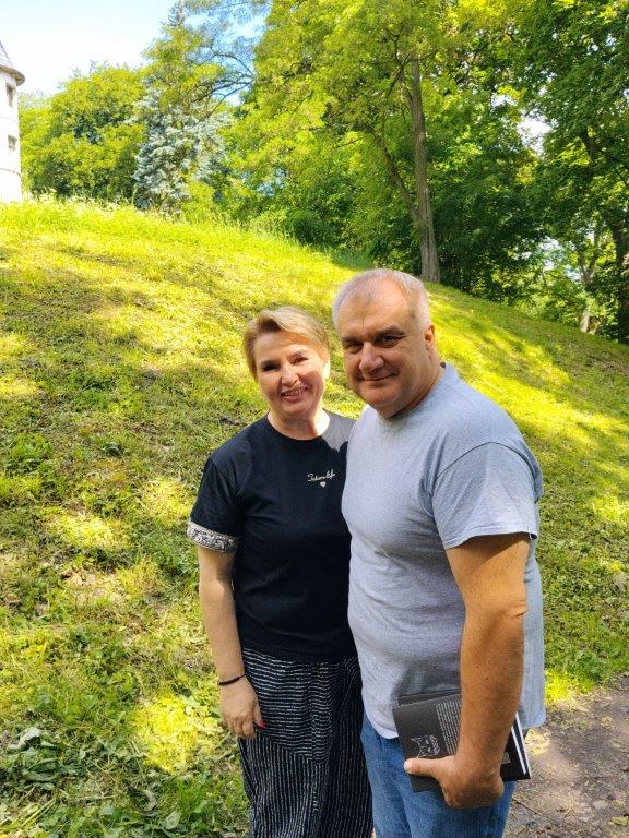 organizatorka warsztatów Karina Wroniecka z wykładowcą Marcinem Kostrzyńskim