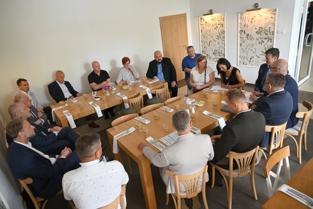 osobne spotkanie spóldzieni podczas konferencji